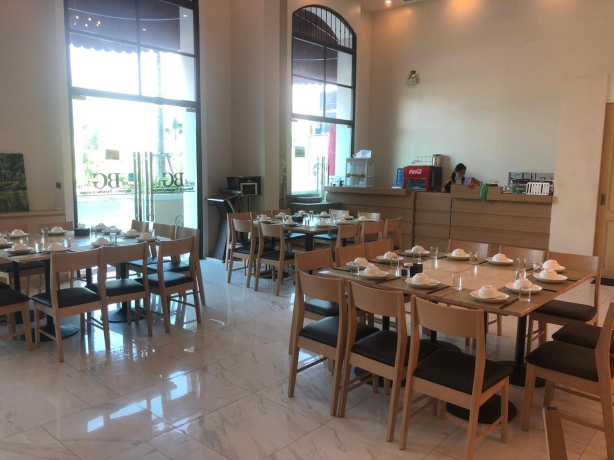 Espana Condo Resort Pattaya Evt Джомтиен Бийч Екстериор снимка